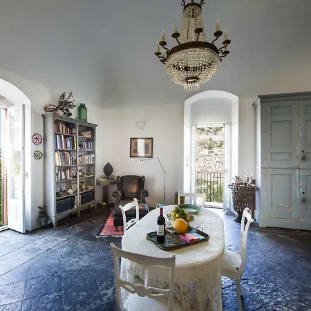 Holiday home The Sicilian Escape - Garden House